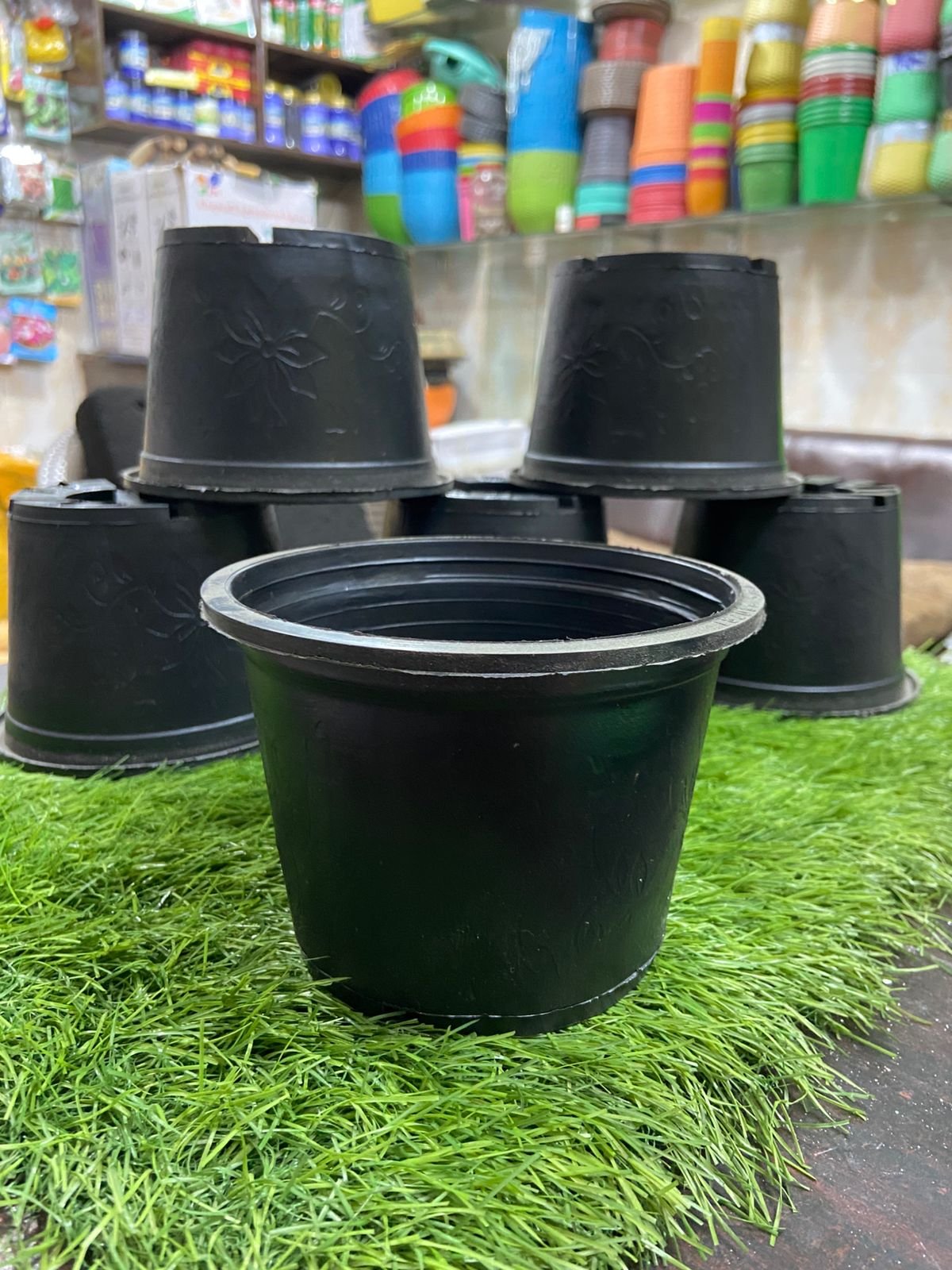 Nursery Pots -Plastic -black 6 pots 6inch - Image 2